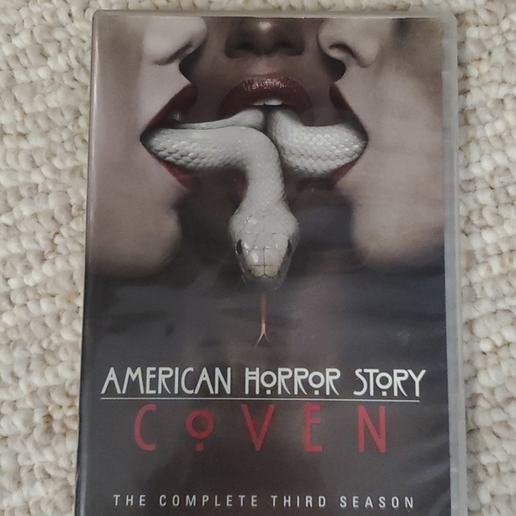 AMERICAN Horror Story the complete season two - Picture 1 of 1